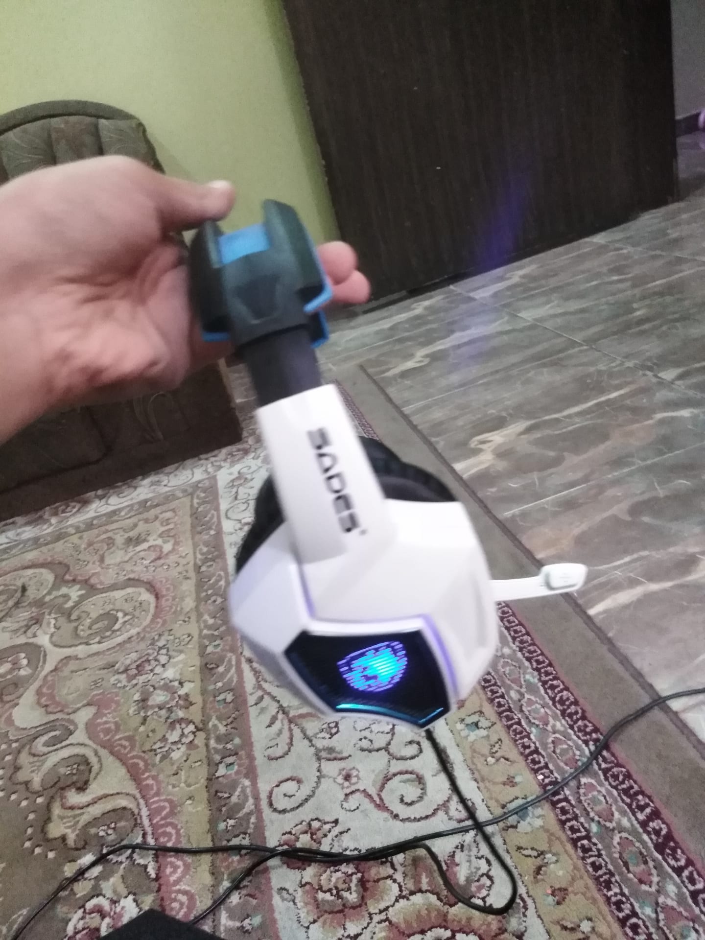 عندي جوال وسماعه للبدل بي سماعة سوني
لا تنسَ أنك شاهدت هذا الإعلان في عنكبوت
السلام عليكم عند...