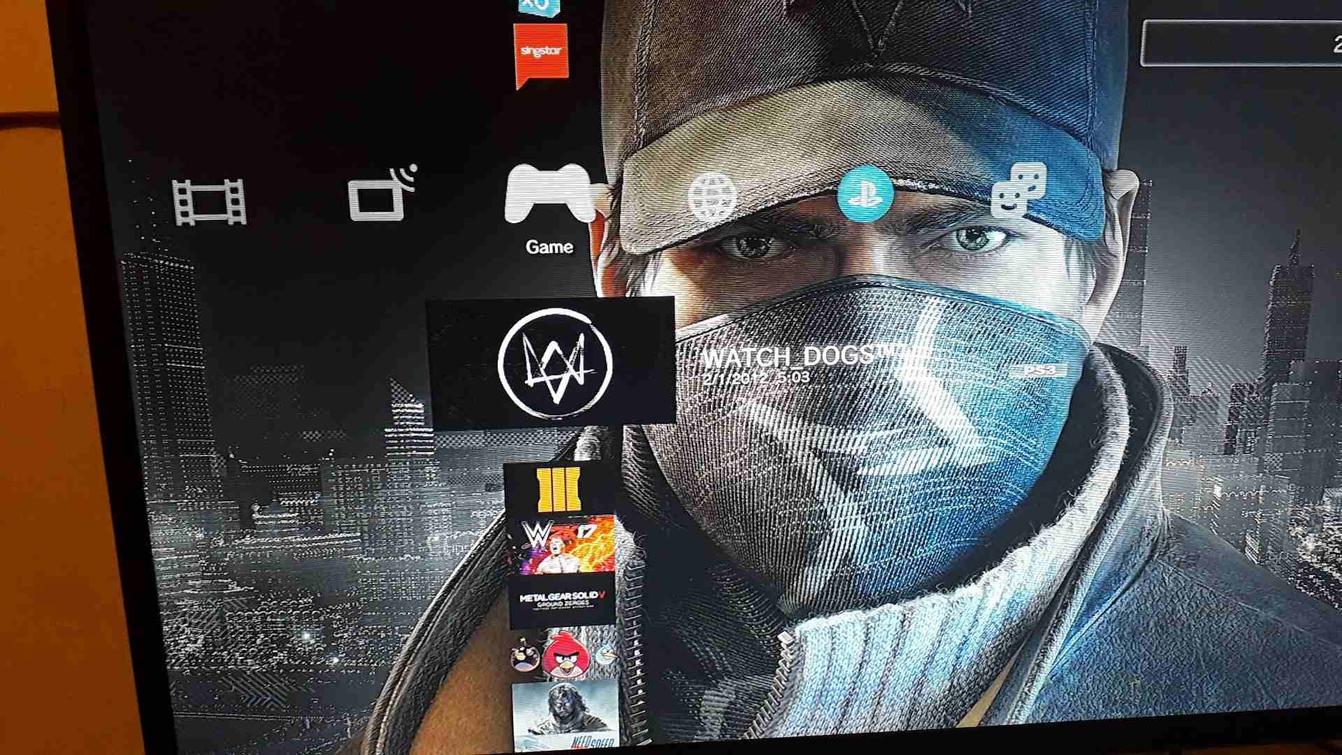 بلايستيشن 3 سوبر سليم سعة 150 جيجا مع جميع اسلاكها
لا تنسَ أنك شاهدت هذا الإعلان في عنكبوت
يد من...