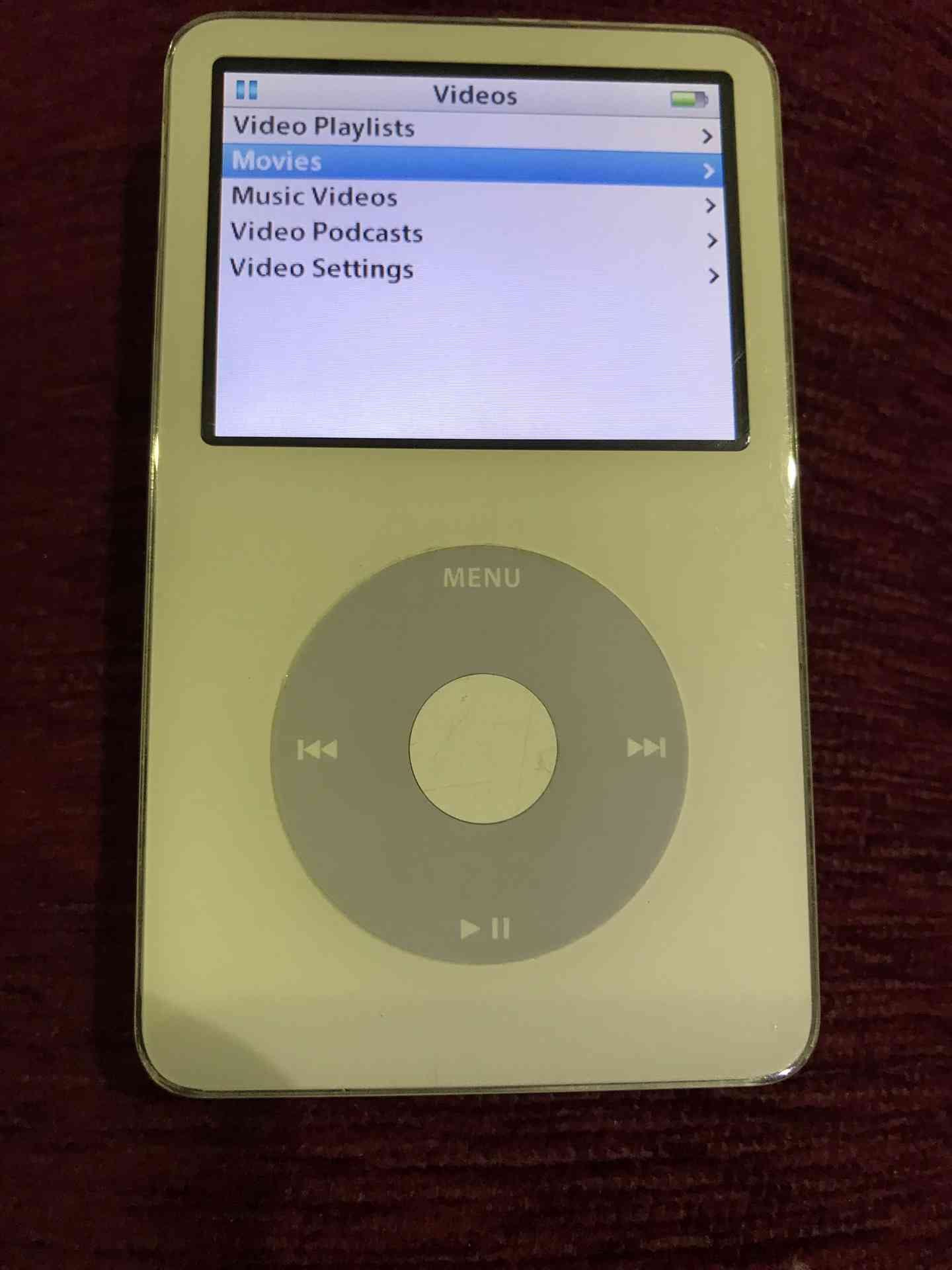 IPod 30 G with portable sound system
لا تنسَ أنك شاهدت هذا الإعلان في عنكبوت
للبيع بحاله الجد...