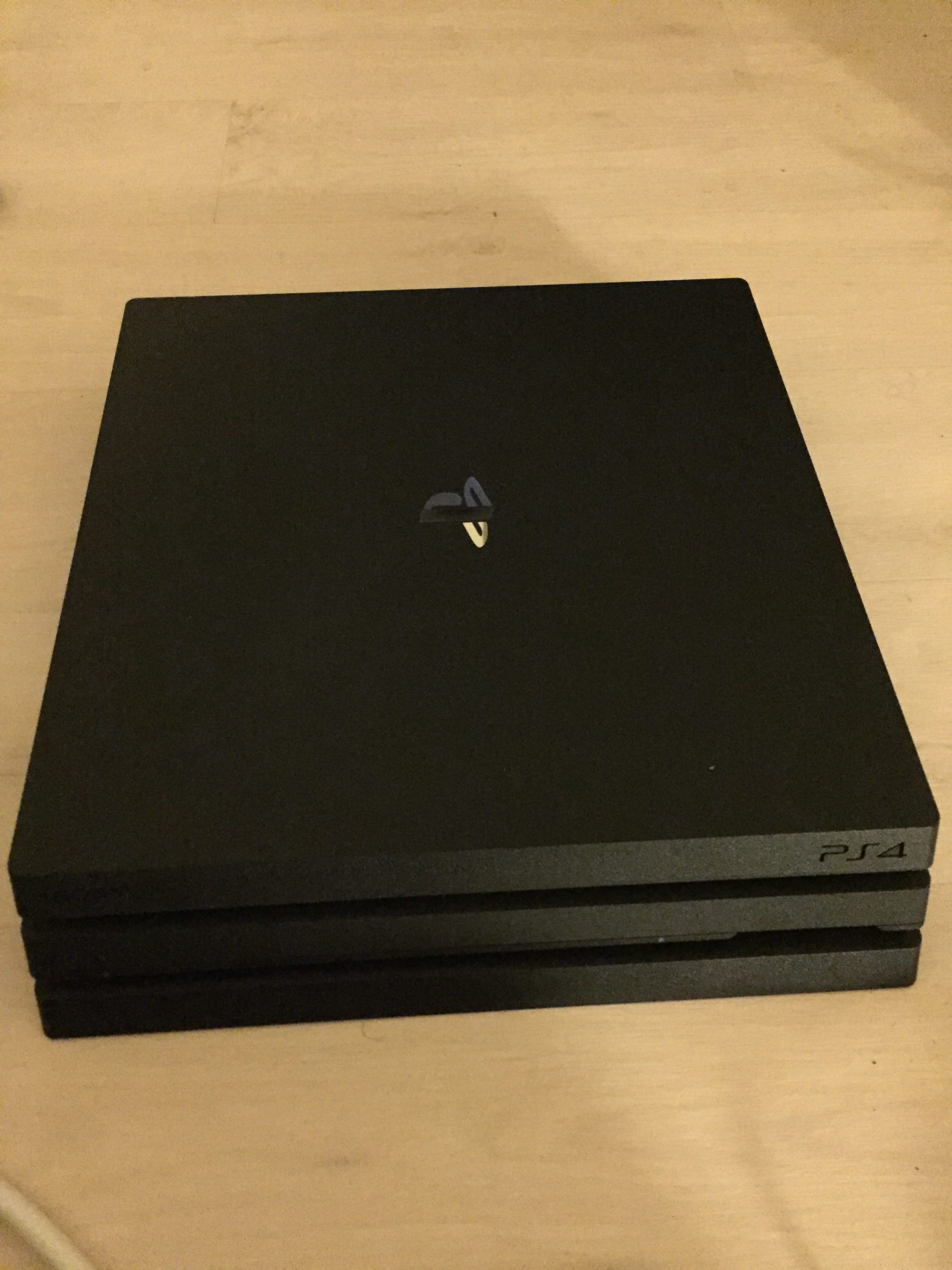 بلاي ستيشن 4 pro 1TB
لا تنسَ أنك شاهدت هذا الإعلان في عنكبوت
للبيع PS4 pro 1TB 4K HDR من معرض...