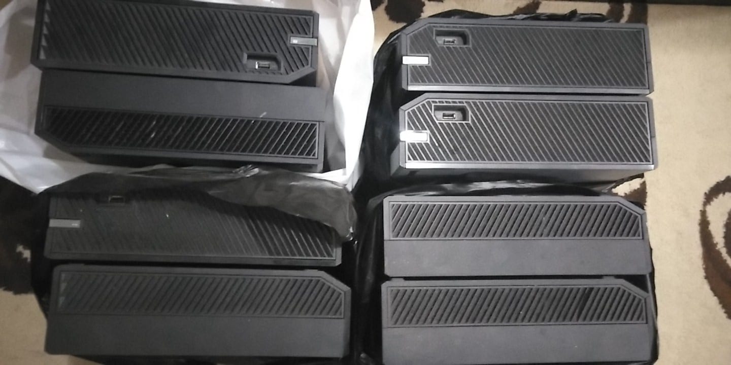 جهاز اجهزه اكس بوكس ون Xbox1 (8اجهزه)
لا تنسَ أنك شاهدت هذا الإعلان في عنكبوت
_ للبيع 8 اجهز...