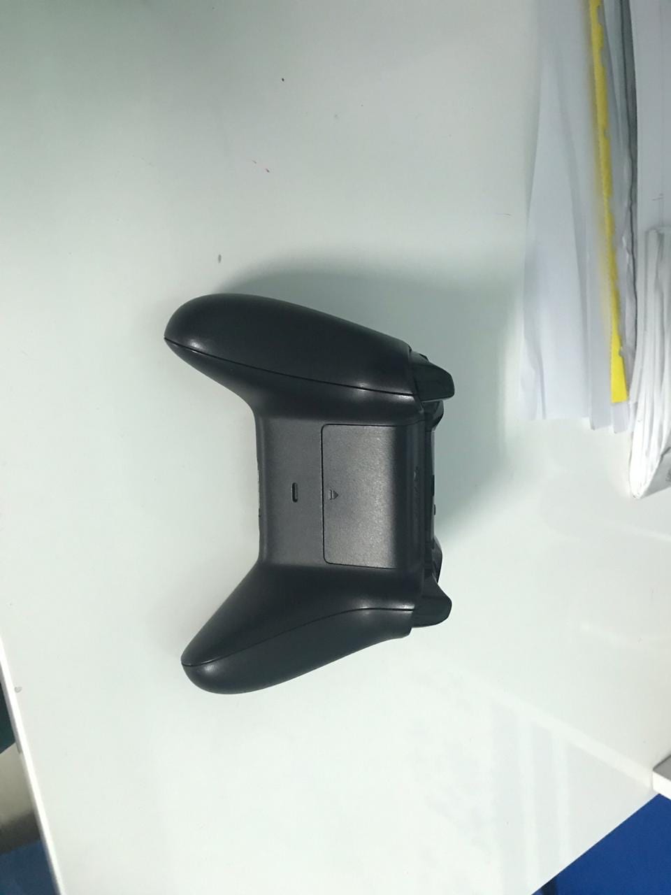 دراع xbox
لا تنسَ أنك شاهدت هذا الإعلان في عنكبوت
دراع xbox زي الجديد...