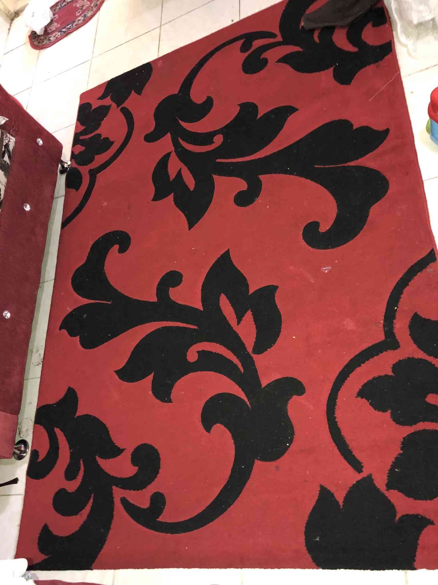 سجاد بحالة جيده
لا تنسَ أنك شاهدت هذا الإعلان في عنكبوت
سجاد مقاسات مختلفة...