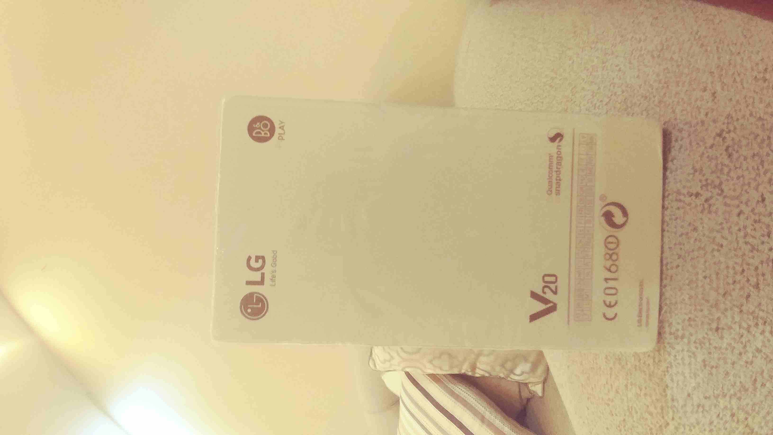 جوال LGV20
لا تنسَ أنك شاهدت هذا الإعلان في عنكبوت
حجم الشاشة 5.7 "1440 × 2560 بكسل...