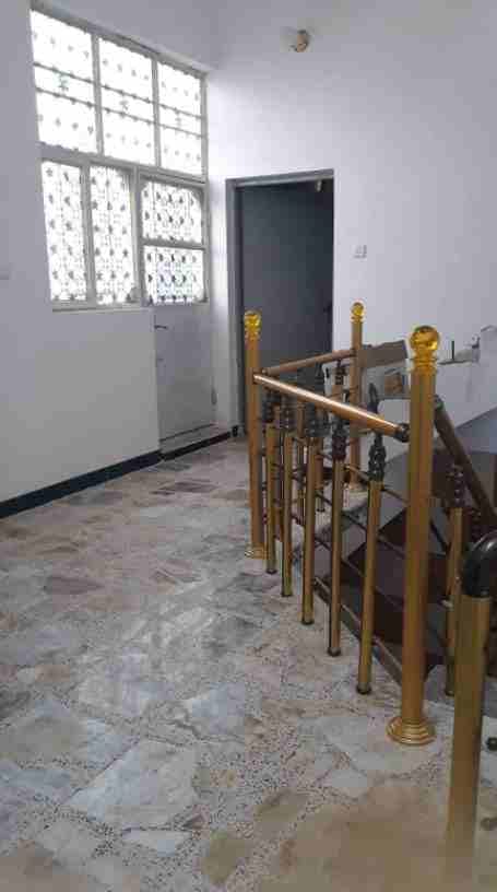 سكن مرتب حلو نضيف ذو طابقين البناء مسلح حديث تاربخ البناء الطابق الاول 2014 وطابق الثاني 2018
#طرق_الدفع: نقد(كاش)
#معلومات_البيت: السعر البيت130واقبل للمناقشه
يتكون من 4غرف و حمام داخلي وخا...