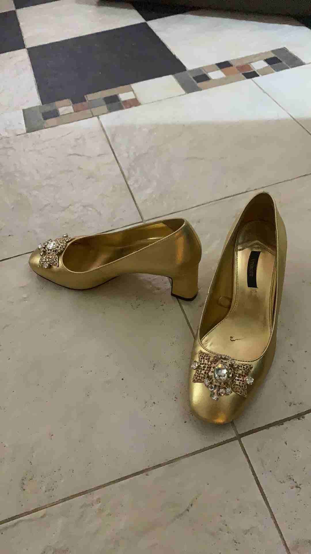 ماركات عالمية وبحالة جيدة جدا للبيع
لا تنسَ أنك شاهدت هذا الإعلان في عنكبوت
ماركات عالمية وبحالة...