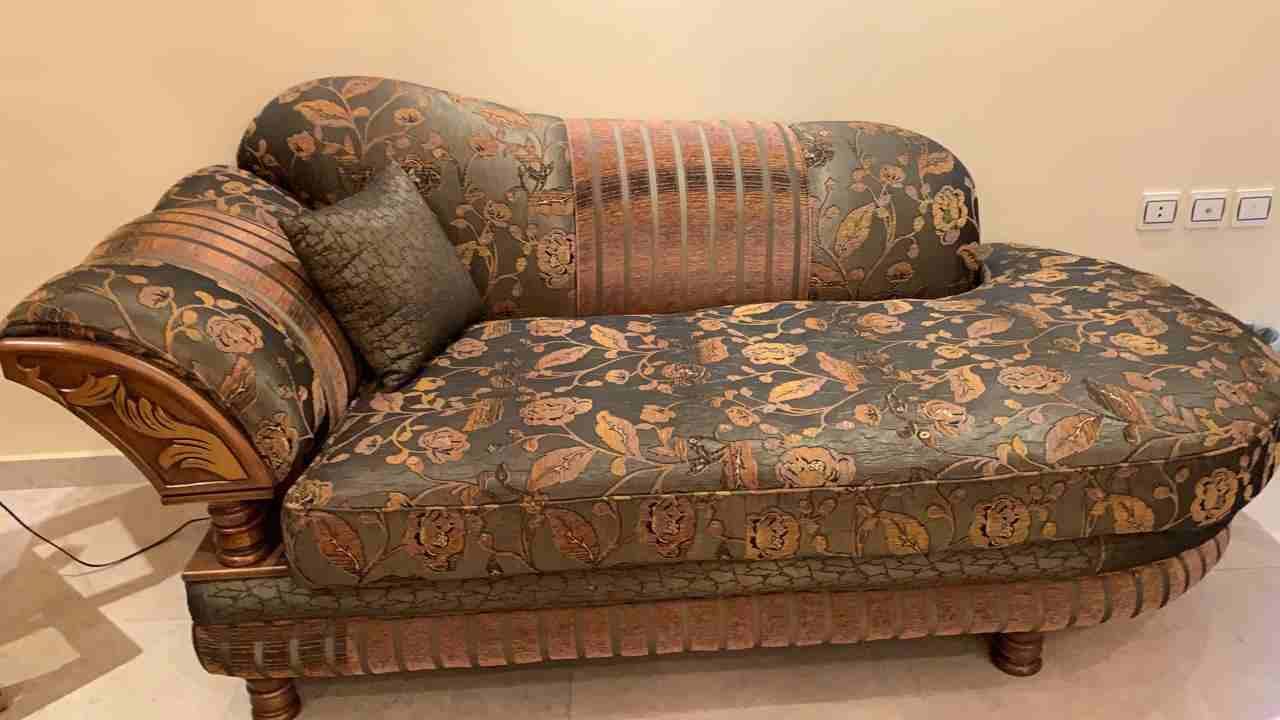 كنب للبيع (مع الطاولات )
لا تنسَ أنك شاهدت هذا الإعلان في عنكبوت
كنب نظيييييف والله
(مع الطاولات...