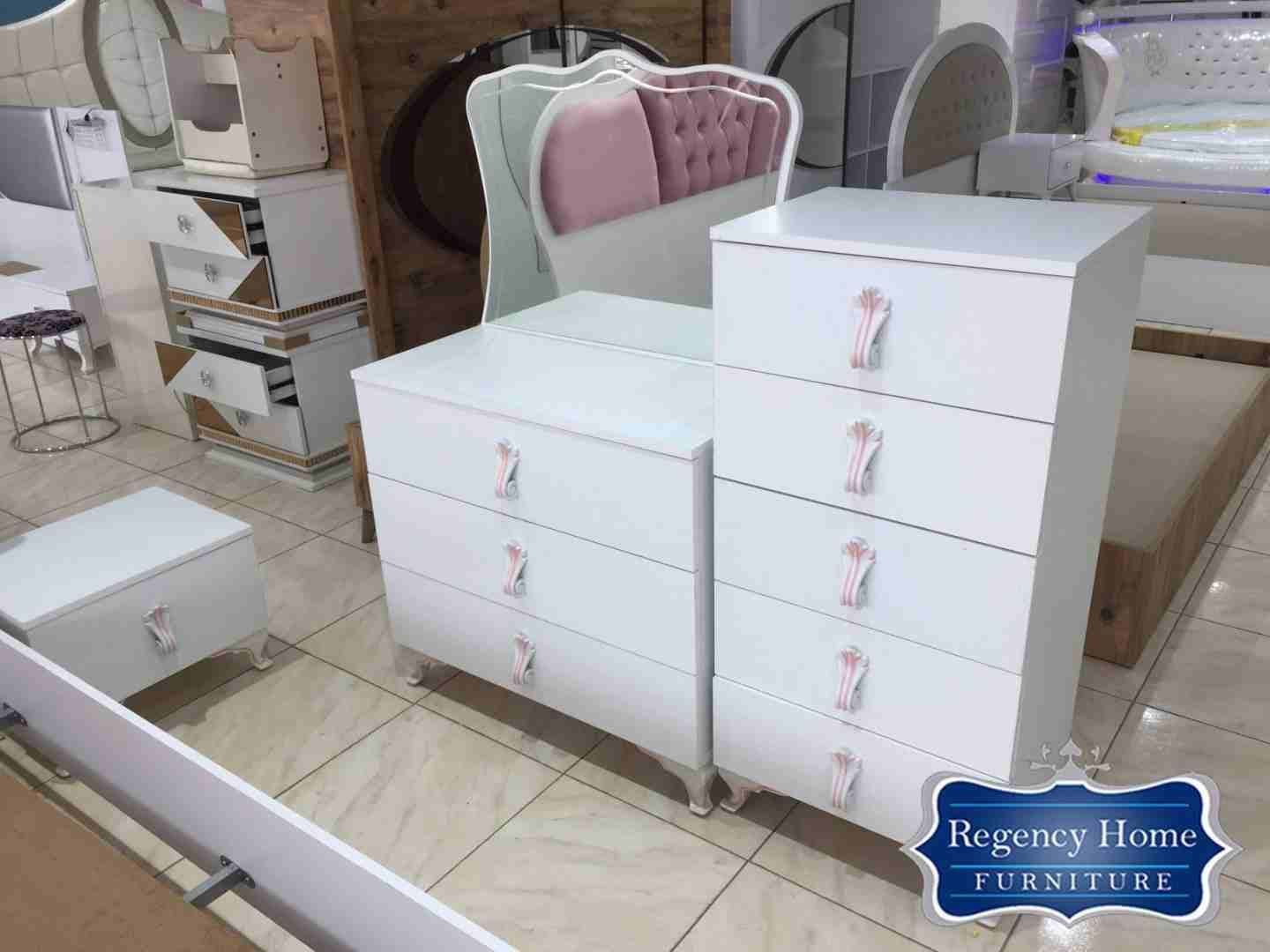 غرفة نوم تركية جديدة بسعر مخفض
لا تنسَ أنك شاهدت هذا الإعلان في عنكبوت
للبيع غرفة نوم جديدة صناعة...