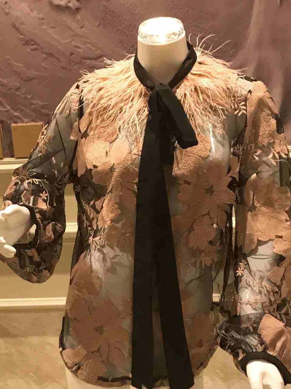 حساب هاي كواليتي ملابس اكسسوارات وصنادل وطرح بجميع ملاحقاتها من كرتون وكيس
شرفونا في حسابنا على الانستقرام
elegance_ boutique 13