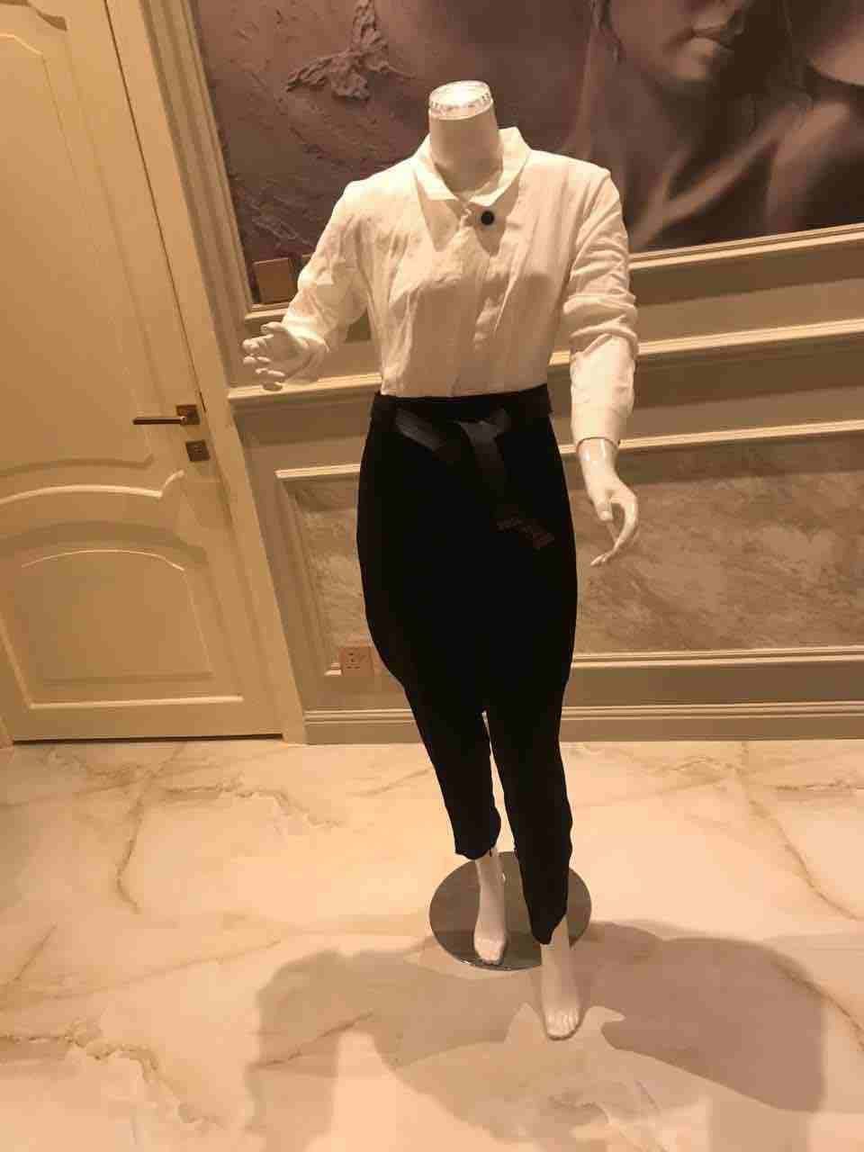 حساب هاي كواليتي ملابس اكسسوارات وصنادل وطرح بجميع ملاحقاتها من كرتون وكيس
شرفونا في حسابنا على الانستقرام
elegance_ boutique 13