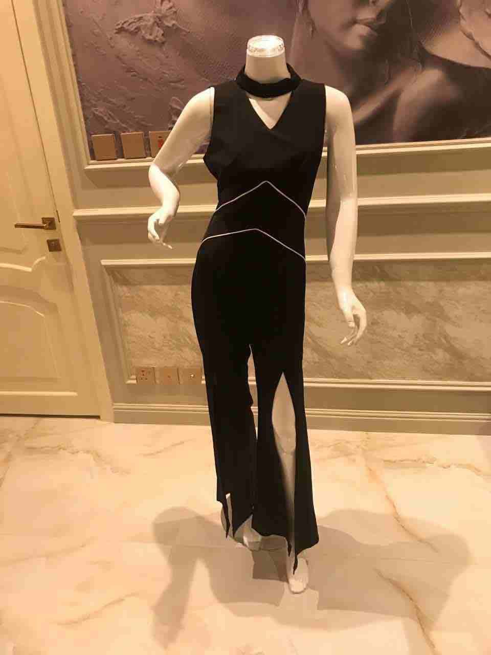 حساب هاي كواليتي ملابس اكسسوارات وصنادل وطرح بجميع ملاحقاتها من كرتون وكيس
شرفونا في حسابنا على الانستقرام
elegance_ boutique 13