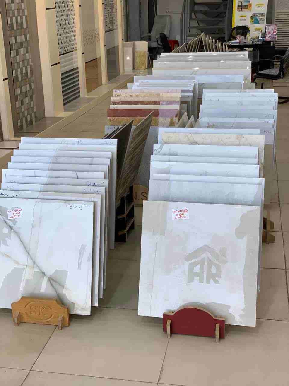 لدينا مجموعه متنوعه من السيراميك والباركيه والبورسلان والرخام والجرانيت والحجر علي النحو التالي : -
- سيراميك اماراتي
- سيراميك عماني
- سيراميك هندي
- سيراميك وطني الدار
- سيراميك وطني الفنار
- سير...