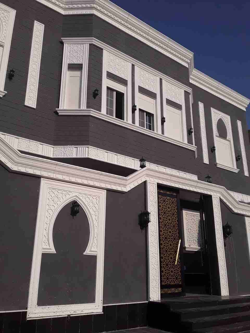 معلم دهانات وديكورات ابو عبدالله معلم دهانات داخلية وخارجية وجميع انواع الديكورات ورق جدران جبس. فوم