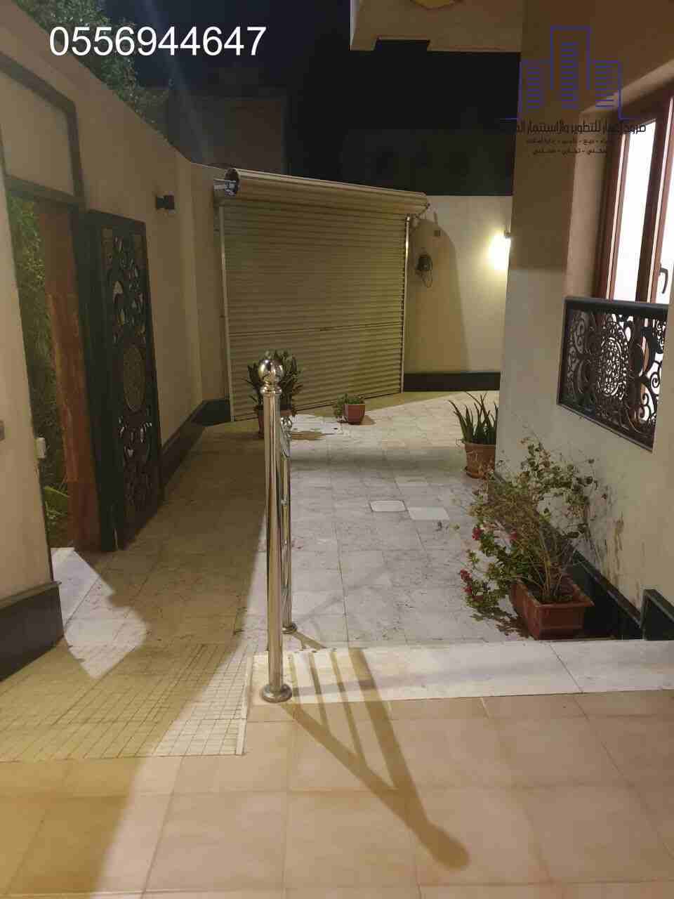 للبيع فيلا فاخرة حي البساتين جدة
الفيلا مصممة تصميم راقي
الغرف جدا واسعة
ومسبح مجهز بامان
حوش المنزل جدا واسع
مجالس ارضية
يوجد عدد 4 غرف
5 عدد حمام ومطبخ
الدور الاول
عرض الشارع /12...