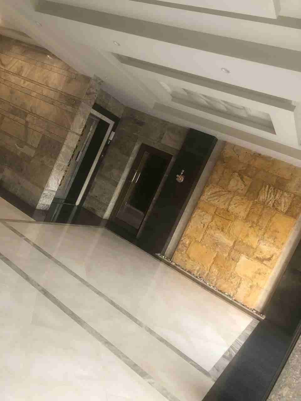 شقة روف للبيع بتفصيل معماري مميز
مساحة الغرف واسعة
قريبة من الخدمات
تتكون من 5 عدد غرف نوم
4 عدد حمام
1 صالة كبيرة
ومطبخ
و 1 عدد غرفة الخادمة
1 غرفة سائق
سطح خاص
خزان مستقل
المساح...