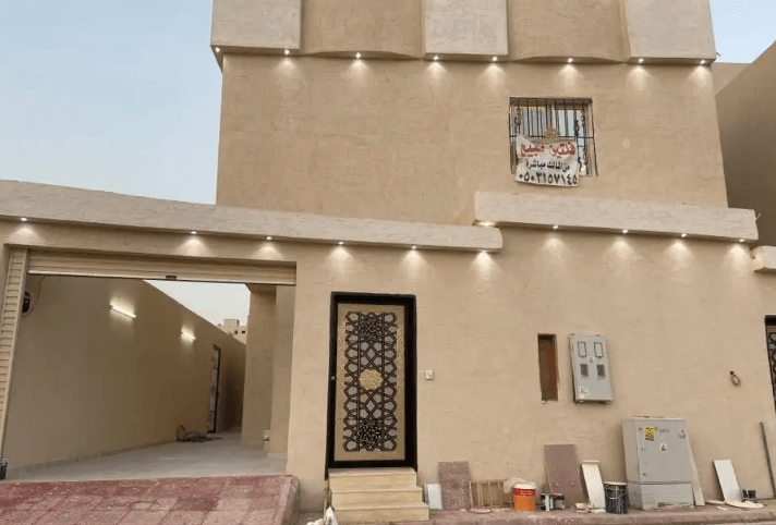 فيلا للبيع بحي الجنادرية مخطط المعالي
للبيع فيلا بحي الجنادرية مخطط المعالي ، المساحة : 286 ، زاوية ، تفتح على مرفق حكومي ، الفيلا تتكون من دور ارضي ، درج داخلي ، 5 غرف نوم ، مع 3 دورات مياه ، الدور ا...