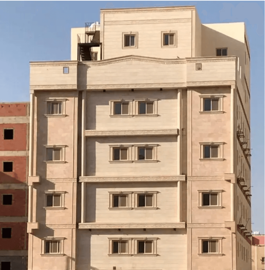 عمارة للبيع في حي الريان (لقطة)