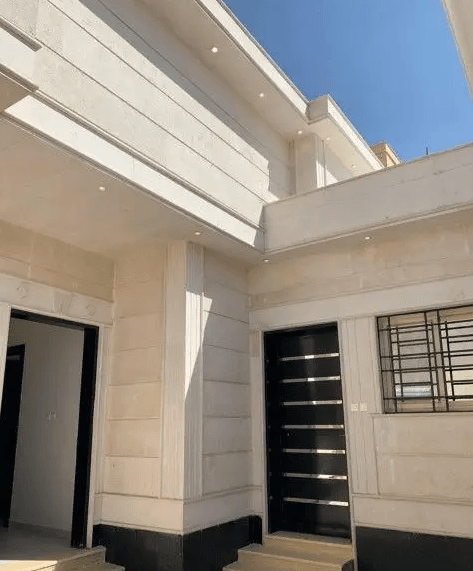 فيلا للبيع في حي عكاظ مخطط العجلان