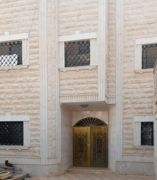 فيلا للبيع في حي العريجاء الغربية في الرياض