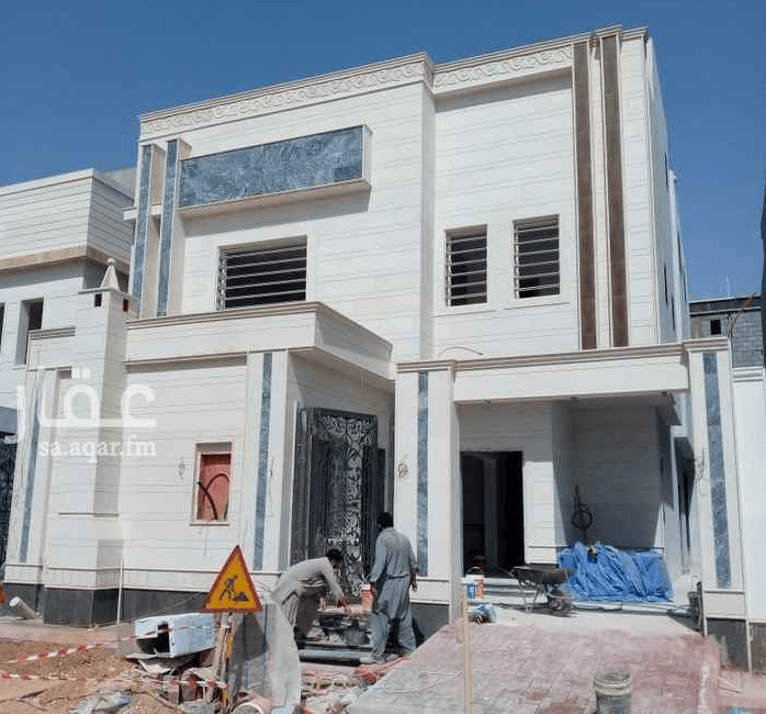 فيلا للبيع في حي الرمال في الرياض