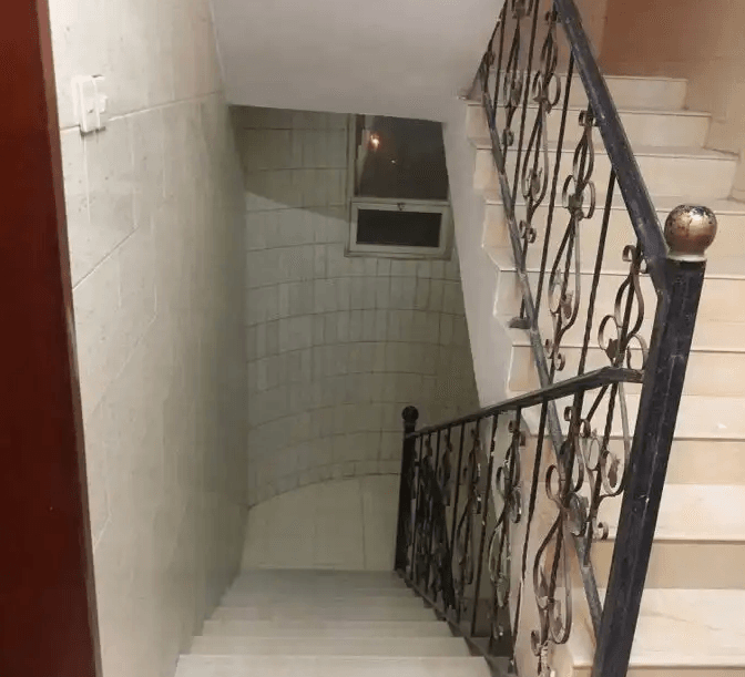 شقة للايجار حي المنار
يوجد لدي شقة ايجار الدور الاول {حي المنار } 📍
مكونه من :
- مدخلين
- ثلاث غرف + دورة مياه
- صالتين
- مجلس رجال + دورة مياه
- مستودع
المزايا ⬇️
- بجانب مسجد جامع
- بجانب حدي...