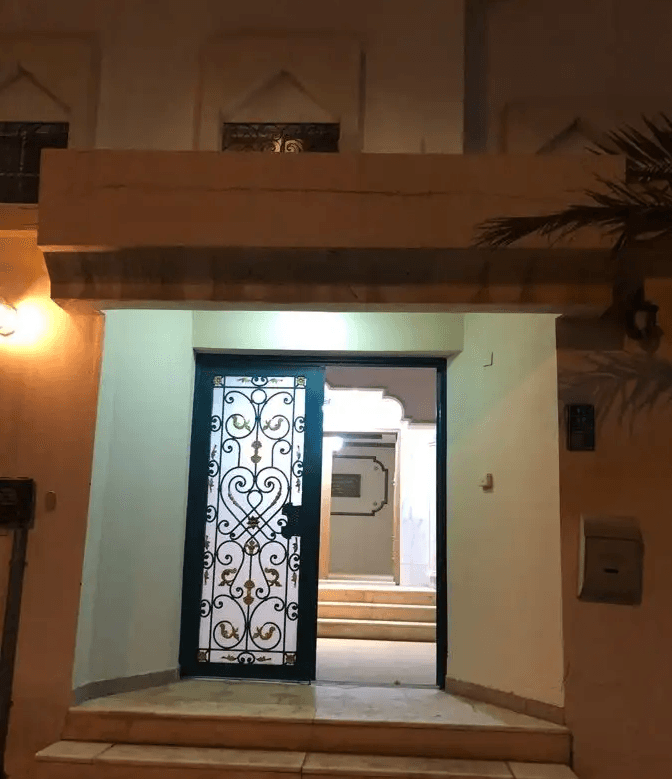 دور ارضي
دور ارضي للايجار في حي الوادي مخرج 6
قريب من الدائري الشمالي وطريق ابو بكر الصديق
مواصفات الدور
مدخلين لي الدور مدخل للرجال و مدخل للنساء
ملحق خارجي وحوش مع مدخل سياره وملحق اضافي
مجلس +...