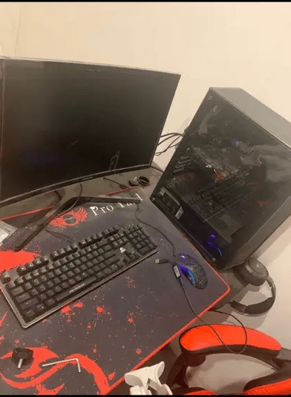 PC للبيع
بي سي للبيع
كيس
كرت شاشه واحد مدمج مع المعالج
والثاني كرت rtx 2060
شاشه27 بوصه 144 هرتز
طاوله خاصه للبيسي
كرسي قيمينق احمر
كيبورد ديناميكي
ماوس