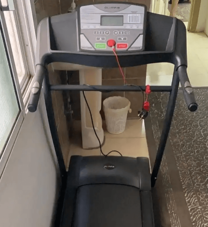 ادوات منزليه
عندي اثات منزليه طاوله طعام السعر 550 تمارين الرجل السعر 660 دولاب السعر 80 مرغد السعر 400 للتواصل خاص او واتس الرقم الهاتف (0530476117)