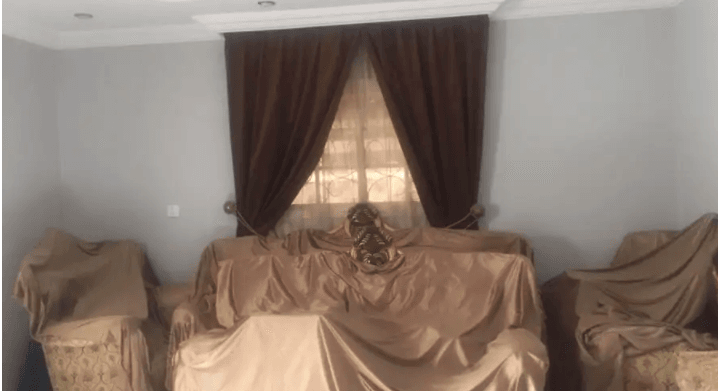 كنب عرسان نظيف وجديد لا يفوتك ماشاء الله تبارك الله
اعرض لكم كنب تركي 1- كبير يسع ل3 اشخاص 2- وسط يسع لشخصين 2- صغير لشخص كنب تركي والخشب الاصلي مكلف ب 14000 جديد ممكن ما استعمل الا مرتين