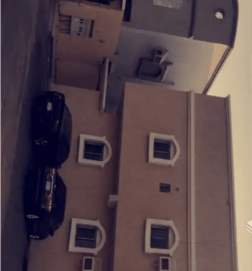شقة للايجار بالمشهد
شقة بالدور الثالث بدون مصعد
مكون من أربع غرف واربع دورات مياه ومطبخ وصالة مع السطح الموقع خلف محطة الفايدي الايجار 1200 ريال شهري مقدم