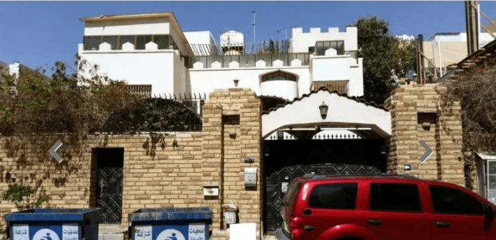 فله قديمه في منطقة عماير في الزهراء