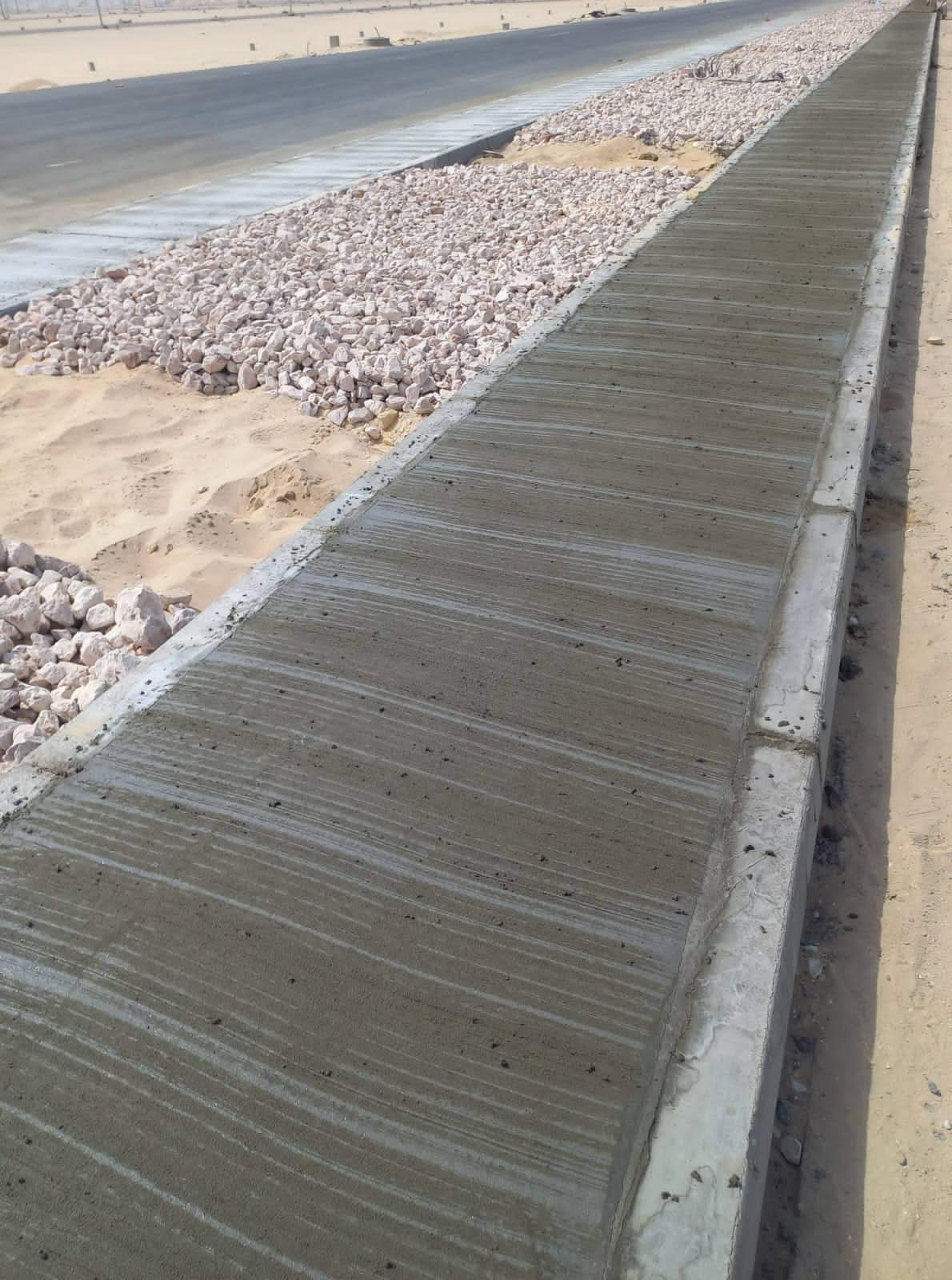 Concrete Fanishinge